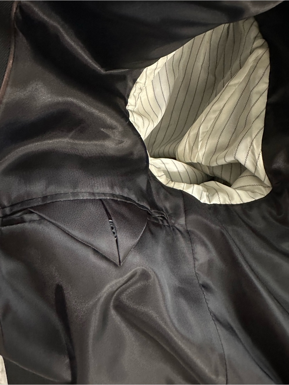 Suit - Picture 9 of 9